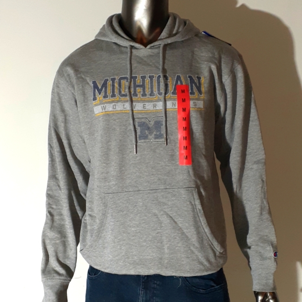NWT Champion Michigan Wolverines Long Sleeve Hooded Sweatshirt w/Pouch Pckt.